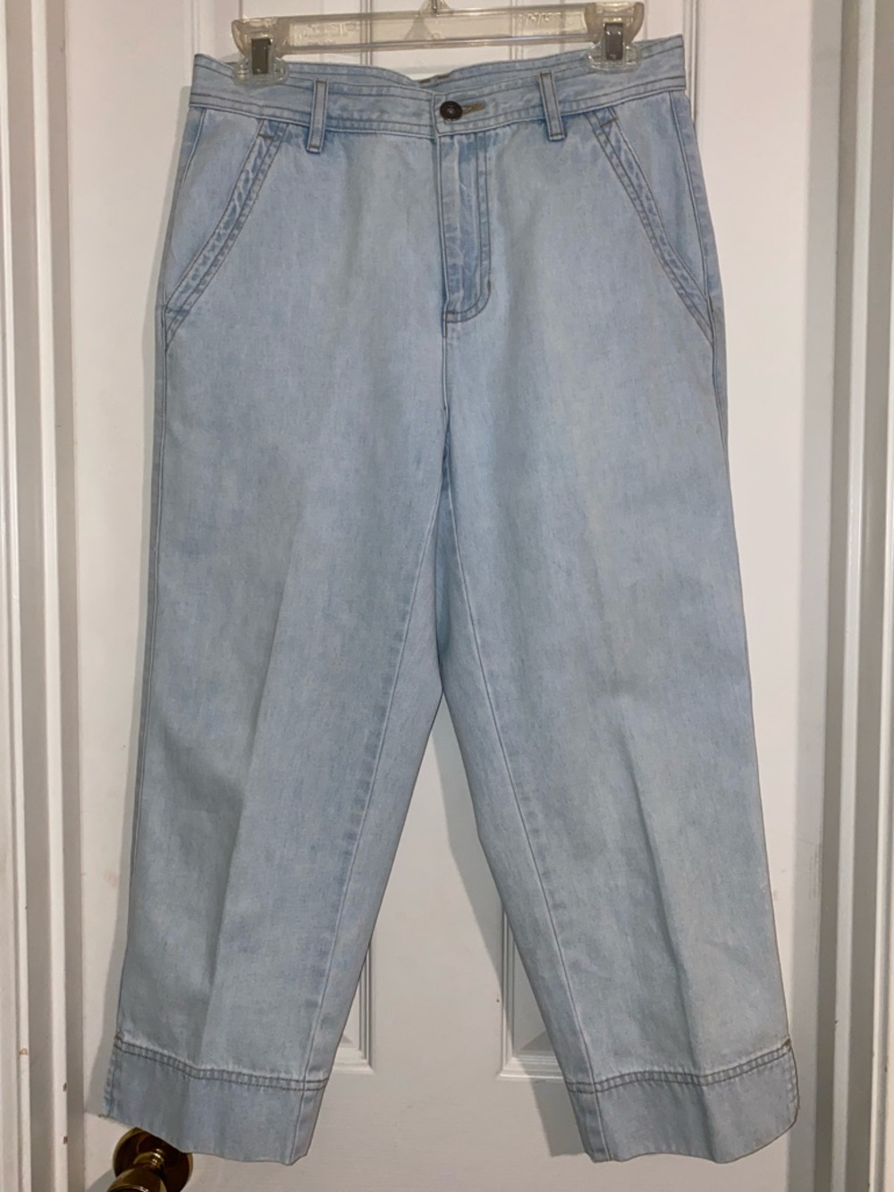Liz Claiborne‎ Light Wash Cropped Mom Jeans